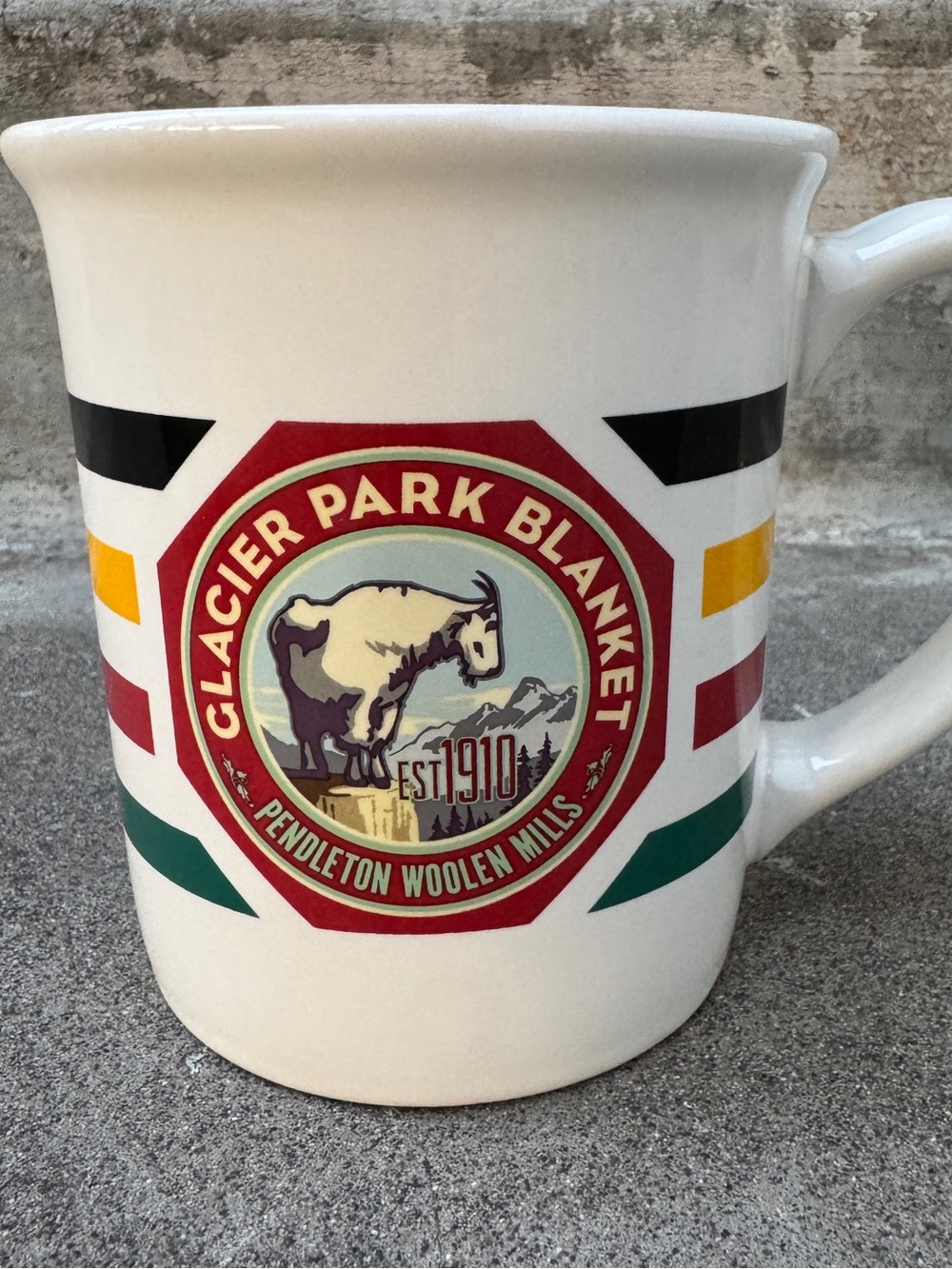 Pendleton Woolen Mills Glacier Park Blanket 18 Ounce Mug Yellow Red Blue Coffee